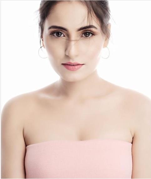 Remember Devi Prasad’s Granddaughter Rinku From “Hera Pheri”? She Has Turned Into A Hot Diva - RVCJ Media
