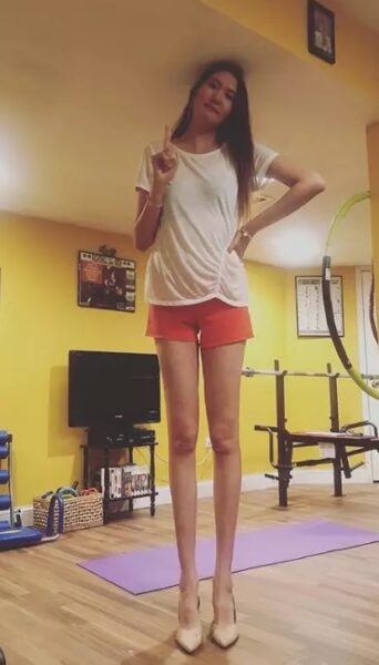 Meet Rentsenkhorloo Bud, The 29-Yr Model With The Second Longest Pair Of Legs In The World - RVCJ Media