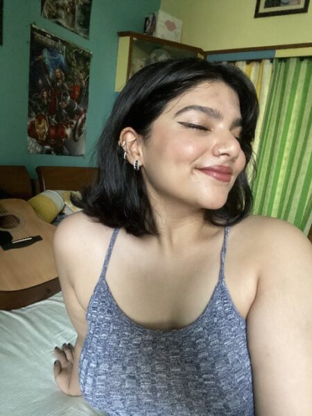 Girl Asks Twitter To Give Her Photo An Aesthetic Background, Gets Epic Photoshopped Responses - RVCJ Media