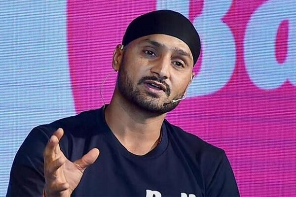 Bhajji Gets Electricity Bill Of 7 Times More Than Usual Amount, Asks “Pure Mohalle Ka Lga Diya Kya” RVCJ Media