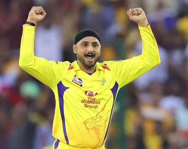 RCB Skipper Virat Kohli Promoted A Brand, Got Trolled By CSK’s Harbhajan Singh In The Most Epic Way - RVCJ Media