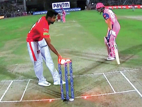 Ashwin Responds To Pak Fan Who Trolled Him After Starc Just Warns Rashid Instead Of Mankading - RVCJ Media