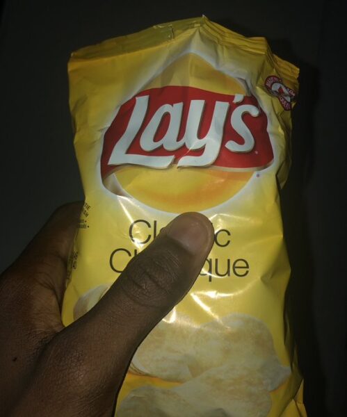 Man Gets Lays Pack Full Of Chips & Not Air, Twitter Says He Should Try Luck In Lottery RVCJ Media