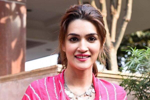 Kriti Sanon Opens Up On Power Imbalances & Pay Disparity In Bollywood, Says “It’s Frustrating” - RVCJ Media