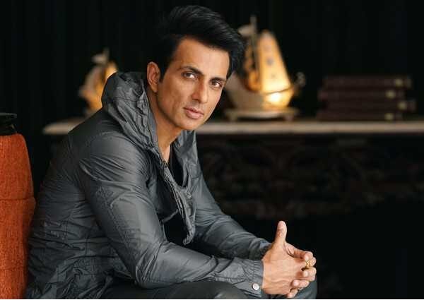 Sonu Sood Mortgages Eight Properties In Mumbai To Arrange Money For Poor & Needy. Kudos - RVCJ Media