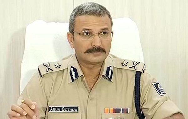 Boy Tweets About Reaching School Late Due To Bus Issue, IPS Officer’s Action Left Twitter In Awe - RVCJ Media