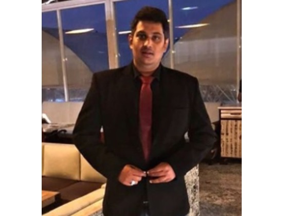 Ameesha Patel’s Account Hacked & Here’s The Man Who Helped Her Recover It With Cyber Police - RVCJ Media
