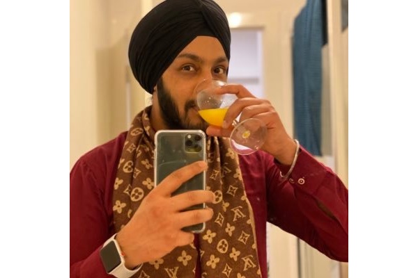Fan Who Paid Indian Cricketers’ Bill Reacts After Being Abused As The Players Are Isolated - RVCJ Media