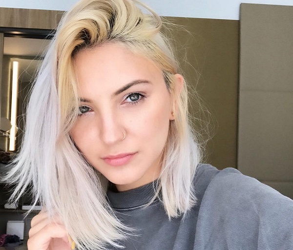 Anushka Sharma’s Doppelganger Julia Michaels Reacts To First Pic Of Virushka’s Daughter Vamika - RVCJ Media