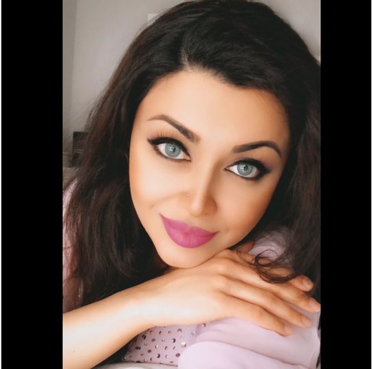 Aishwarya Rai’s Pakistani Doppelganger Is All Over Social Media & Her Pics Will Drive You Crazy - RVCJ Media