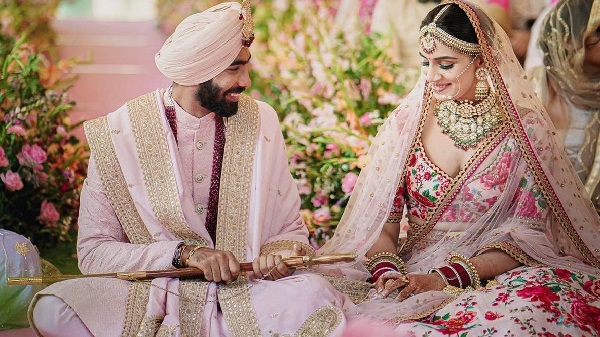“Bumrah Honeymoon Pe Kiske Saath Hai,” Asks Twitter As Sanjana Ganesan Returns To Work RVCJ Media
