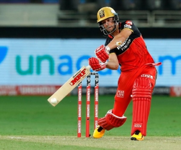 AB De Villiers Mimics Virat Kohli’s Celebration Style After RCB Defeats MI, Video Goes Viral RVCJ Media