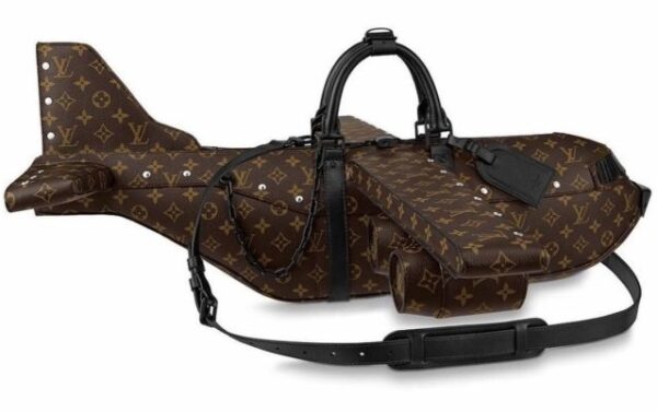 Louis Vuitton Is Selling “Airplane Bags” For Rs 29 Lakhs, People Say “Isse Kam Me Plane Mil Jayega” - RVCJ Media