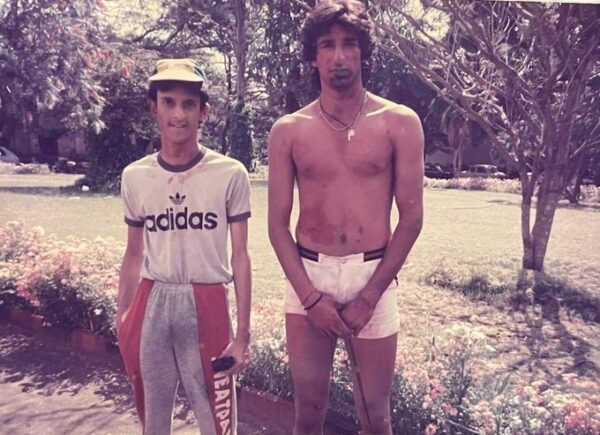 Wasim Akram’s Wife Spots Him In Underwear On Twitter & Asks If It’s Normal, Wasim Akram Responds - RVCJ Media