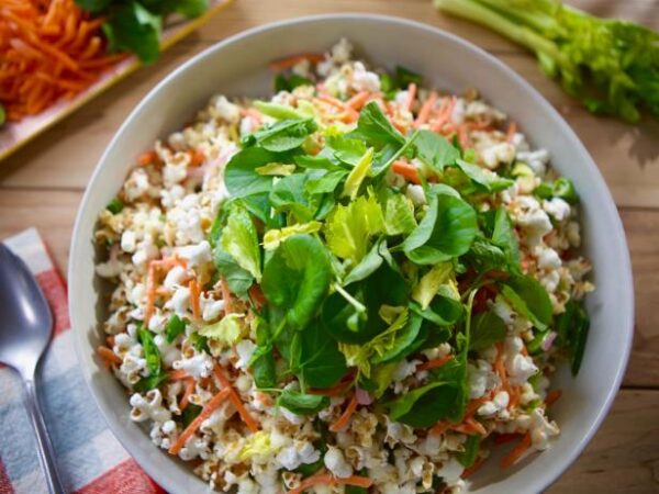 Chef Makes Popcorn Salad With Mayonnaise, Carrots, Sugar & Lots Of Ingredients, Foodies React - RVCJ Media