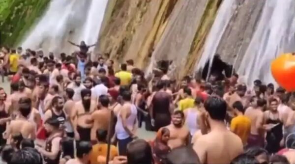Angry Twitter Slams Tourists Crowding Mussoorie’s Kempty Falls With No Mask Or Social Distancing RVCJ Media