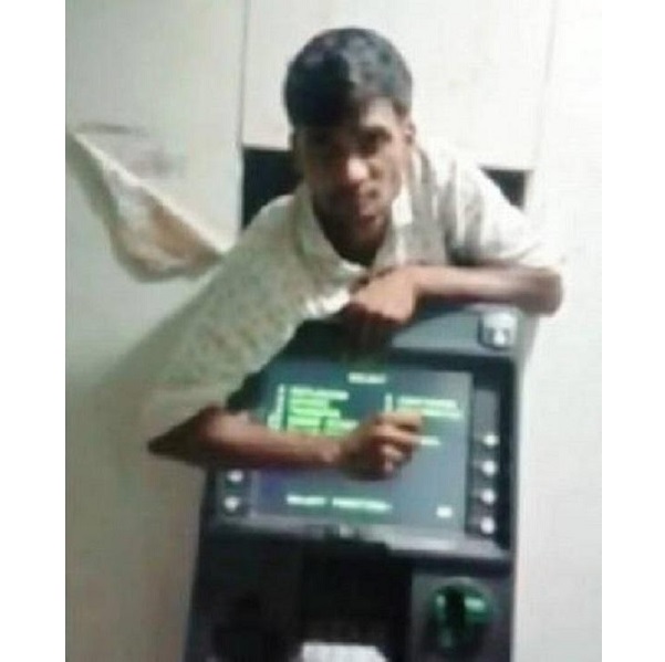ATM Robbery Got Epic Failed As Thief Got Stuck In ATM Machine & Was Rescued By Cops, See Video - RVCJ Media