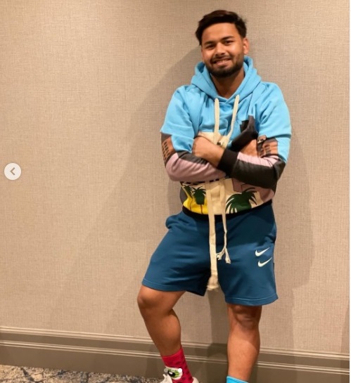 Rishabh Pant Shares His Pics & Calls Himself ‘Shareef Ladka’, Axar Patel Has An Epic Response - RVCJ Media