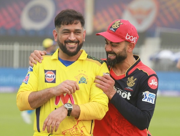 Virat Kohli & Dhoni’s Bromance During CSKvsRCB Takes Twitter By Storm, Fans Can’t Stop Talking - RVCJ Media