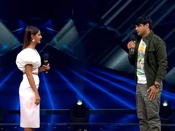 Shakti Mohan Asks Neeraj Chopra To Hold Her Hand & Propose Her, He Blushes & Gives A Funny Reply RVCJ Media