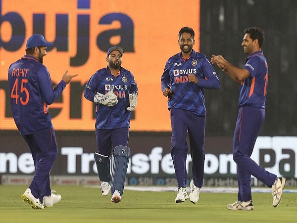 Suryakumar Yadav Praises Virat Kohli For Sacrificing His Batting Position For SKY - RVCJ Media