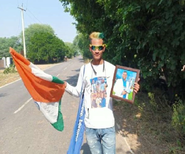 MS Dhoni’s Jabra Fan Walked 1436 KM To Meet Him, What Mahi Did Will Win Your Heart - RVCJ Media