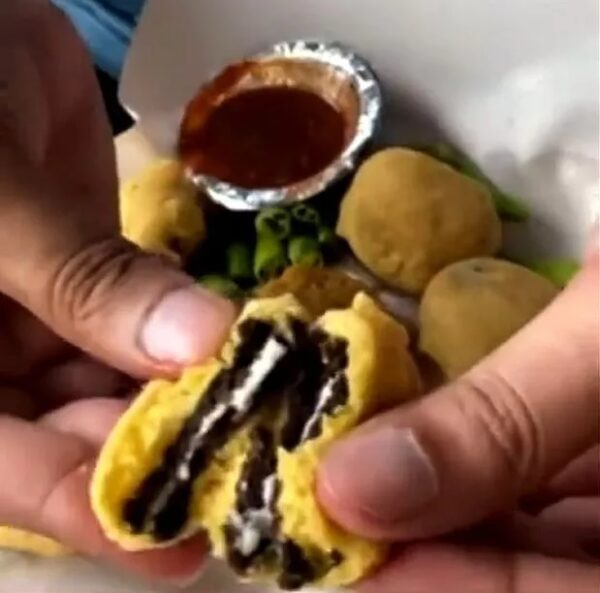 Gujarat Man Makes Oreo Pakodas, Angry Foodies Say “File A Case Against Pakoda Wala” - RVCJ Media