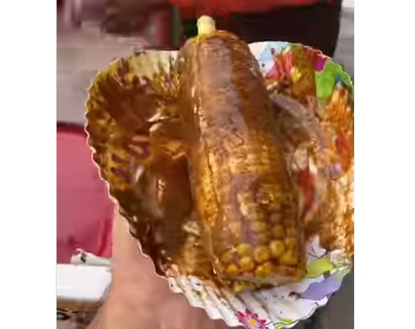 Man Makes Sweet Corn With Fresh Cream & Chocolate Syrup, Foodies Ask “Aakhir Kyon?” - RVCJ Media
