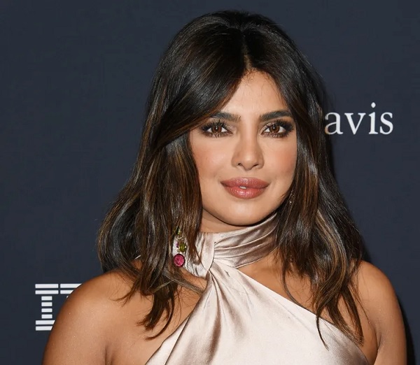 “We’ve To Fight Much Harder For Lead Roles,” Says Priyanka On Her Struggles In Hollywood - RVCJ Media