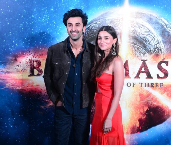Ranbir Kapoor Asks Alia, “Humari Shaadi Kab Hogi?” Her Reaction Is Every Girlfriend Ever - RVCJ Media