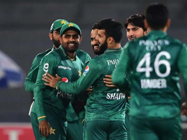 Pakistani Fans Mercilessly Trolled PCB For Sharing Crowded Pics Of Empty Karachi Stadium - RVCJ Media
