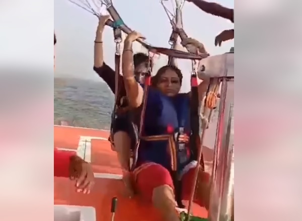 2 Women Fall Into Sea During Parasailing In Alibaug, Netizens Demand Ban On Adventure Sports RVCJ Media