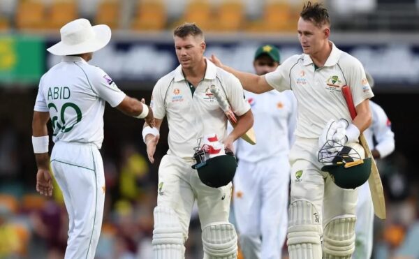 Twitter Trolls Pitch Curator & Pakistan For Pathetic Rawalpindi Pitch In PAKvsAUS 1st Test - RVCJ Media