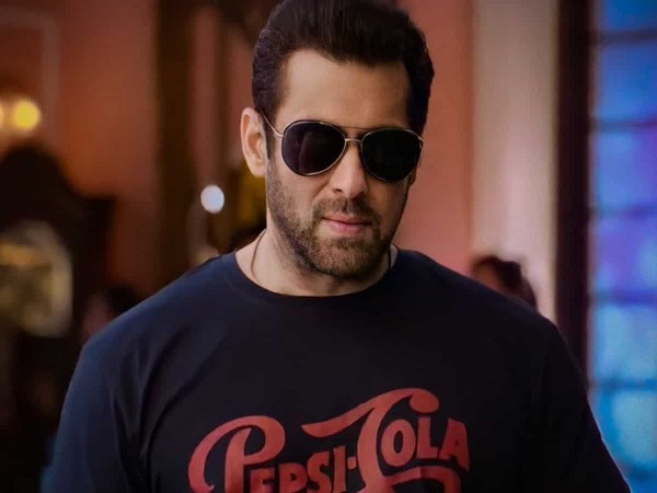From Salman To SRK To Esha Deol, 5 Bollywood Actors Who Slapped Other Celebrities In Public - RVCJ Media