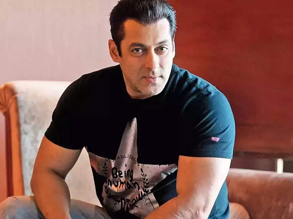 From Salman To SRK To Esha Deol, 5 Bollywood Actors Who Slapped Other Celebrities In Public - RVCJ Media