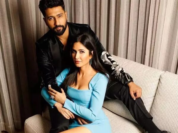 A Fan Once Asked Vicky Kaushal Not To Become Like Salman Khan, Here's How Vicky Reacted - RVCJ Media