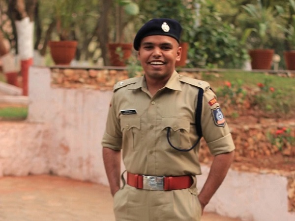 Story Of IAS Officer Abhishek Surana Who Left His Lucrative Singapore Job For Serving India - RVCJ Media