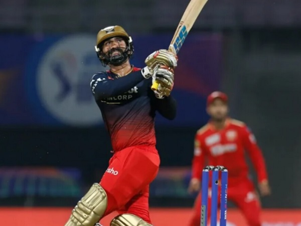 “You’ve Taught Me All This In Commentary Box,” DK Gives A Kickass Reply To Simon Doull - RVCJ Media