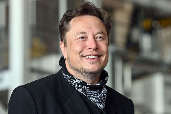 Netizens Slam Elon Musk As He Backs Out Of $44 Billion Deal, Twitter To Sue Him, Musk Reacts RVCJ Media