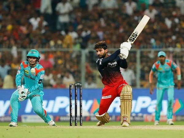 “Take A Bow,” Rajat Patidar’s Smashing Century For RCB In Eliminator Makes Twitter Go Crazy - RVCJ Media