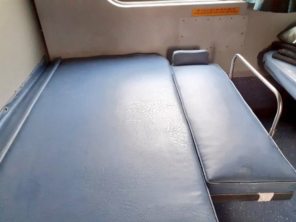 Indian Railways Introduces ‘Baby Berths’ For Mothers Traveling With Kids, Twitter Is Divided - RVCJ Media
