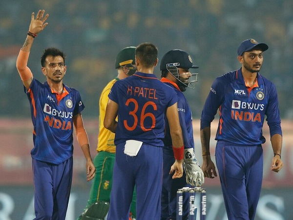 Ruturaj Gaikwad Trolled Chahal When He Asked About His Athleticism In INDvsSA 3rd T20I - RVCJ Media