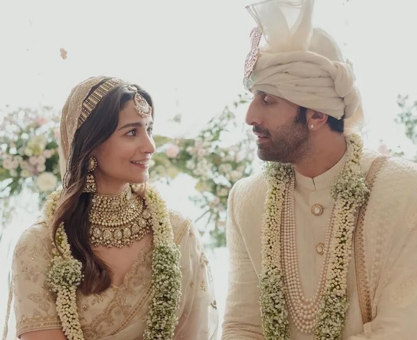 Ranbir Kapoor Speaks On 11-Yr Age Gap Between Him & Alia Bhatt, Can’t Stop Praising His Wife - RVCJ Media