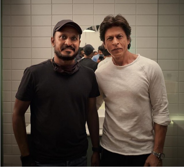 Cinematographer Shares Story Of Working With Shah Rukh Khan For An Ad Shoot & It’s Adorable RVCJ Media