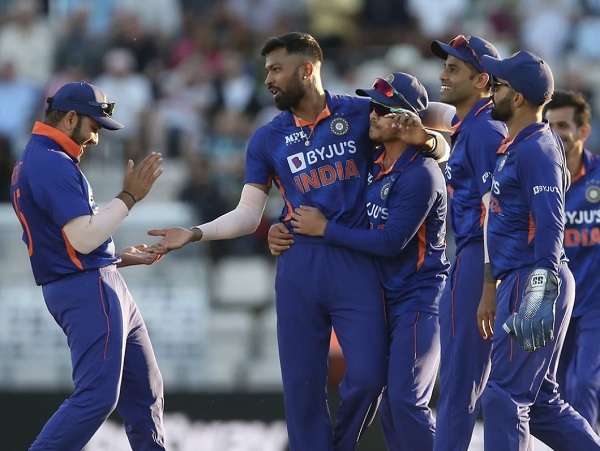 “Hardik On Fire,” Twitter Lauds Hardik Pandya’s Stunning All-Round Show In 1st T20 - RVCJ Media