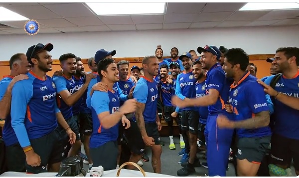 What Shikhar Dhawan Did After His Post-Match Speech Will Cheer Up Fans, See Viral Video - RVCJ Media