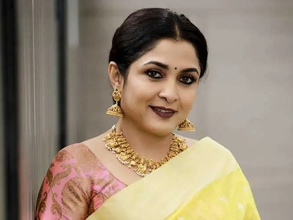 Liger Actress Ramya Krishnan Revealed Why She Preferred Telugu Industry Over Bollywood - RVCJ Media