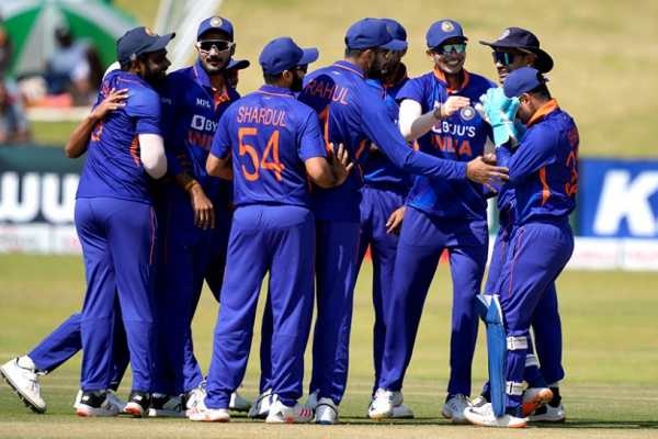 “Blue Day In Cricket,” Indian Fans Troll Team India For Poor Show Against Zimbabwe In 3rd ODI - RVCJ Media