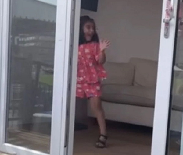 Pujara’s Daughter Has An Adorable Reaction As He Smashes 174 Runs For Sussex, Video Goes Viral - RVCJ Media