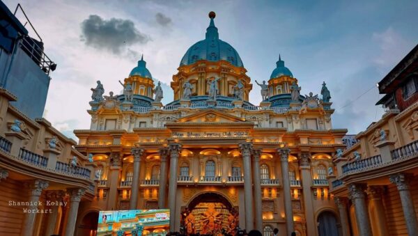 This Vatican City Themed Durga Puja Pandal In Kolkata Is Absolutely Stunning, See Pics RVCJ Media